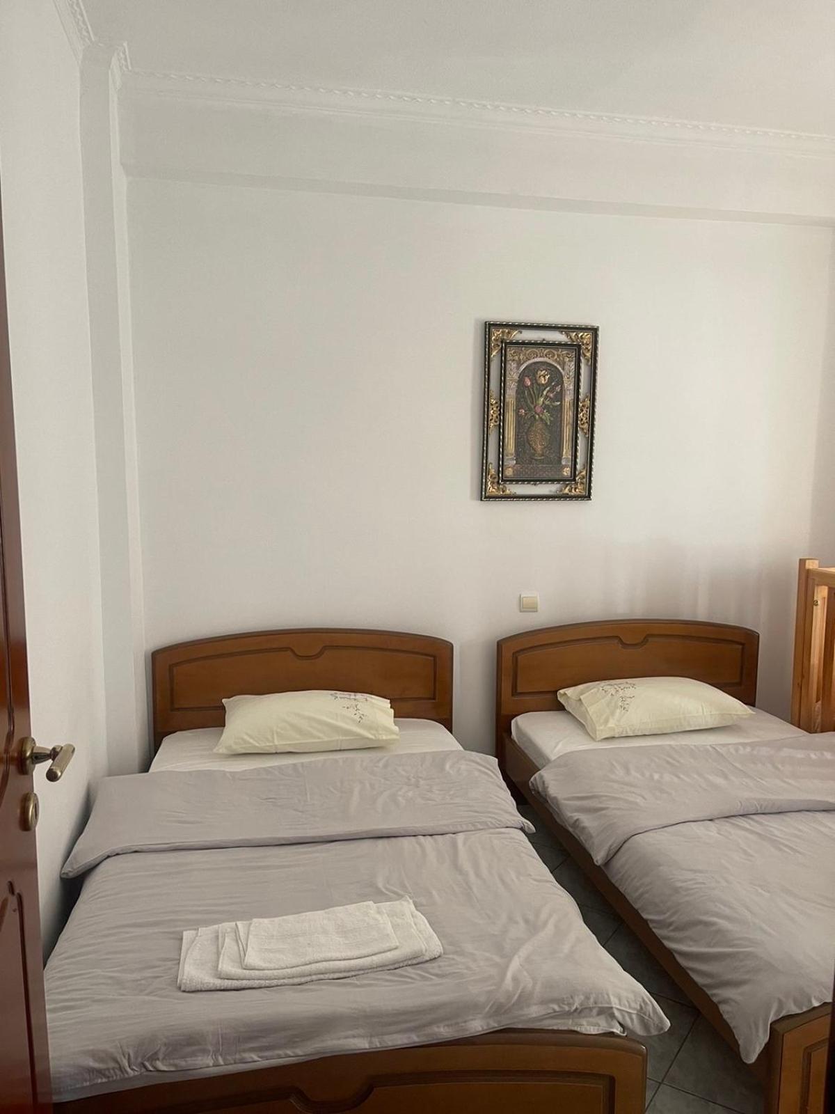 Bright Apartment, Spacious Near The Center Trikala  Bagian luar foto