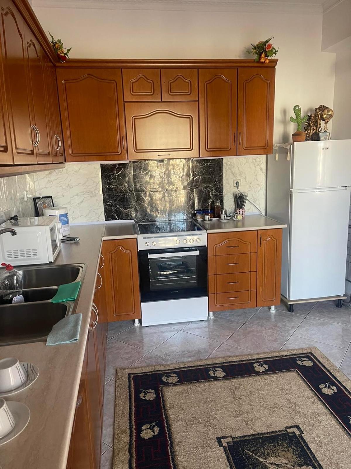 Bright Apartment, Spacious Near The Center Trikala  Bagian luar foto